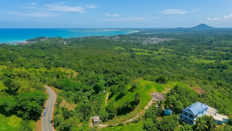 Impresionante paisaje natural de la República Dominicana en Vista Serena