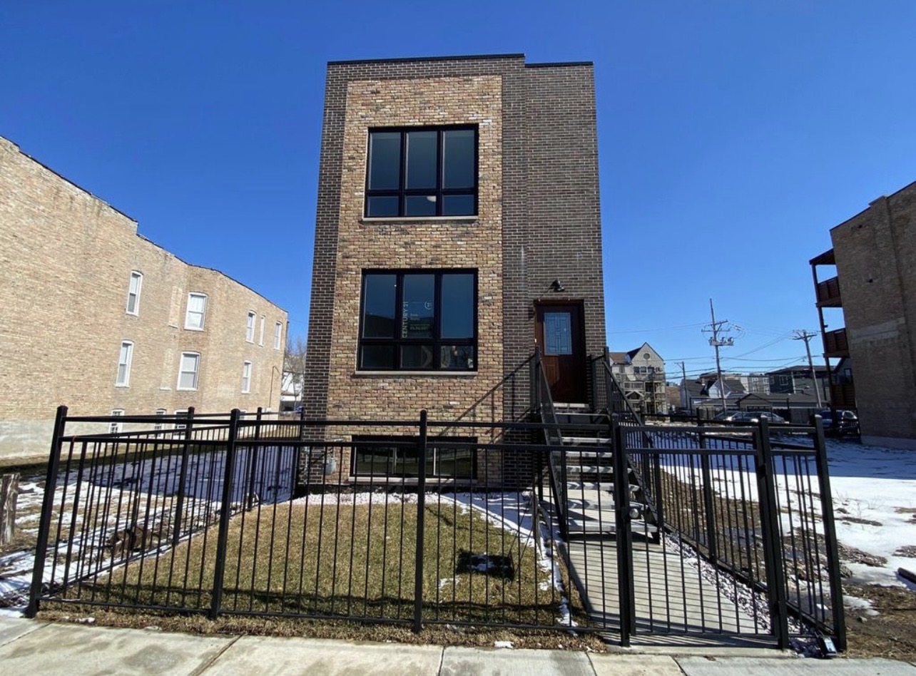 Brick masonry front exterior by Fibinachi Construction NYC