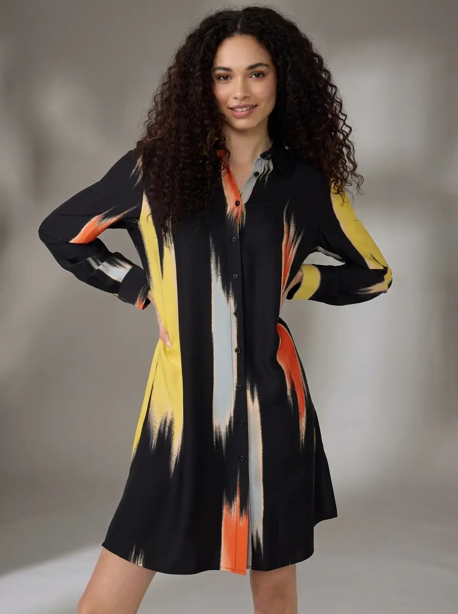 Elle shift-style dress in 100% Cloud Haze Black silk crepe de chine featuring long cuffed sleeves and hidden pockets