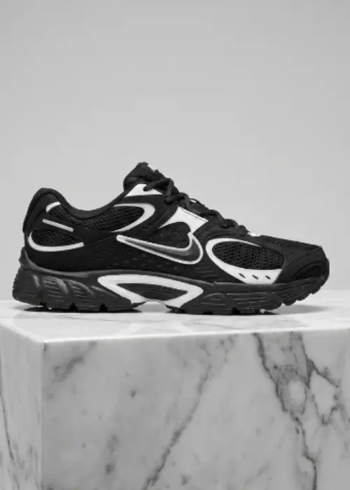 Men's Nike V5 RNR retro mesh lifestyle sneakers in black and white with 3D Swoosh branding