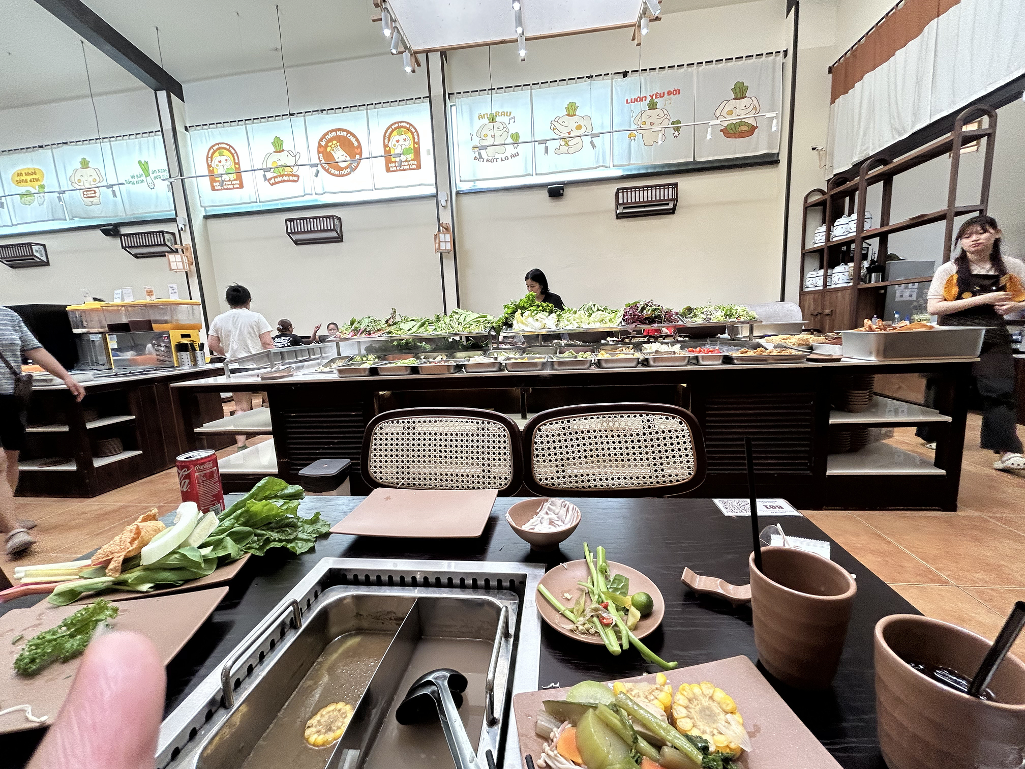 Món ăn tại Bản Rau Buffet