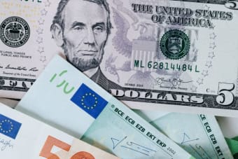 U.S. Dollar Rebounds From Session Lows as NFP Data Keeps Fed Outlook in Focus
