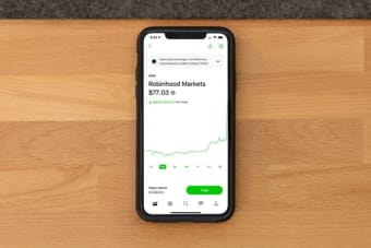 Robinhood Unveils Public Blockchain as Crypto Push Accelerates