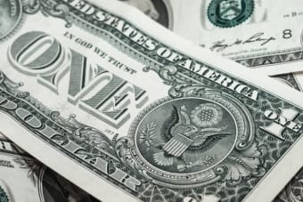 Dogecoin Leads Market Slide as Bitcoin Traders Monitor U.S. Dollar Trends