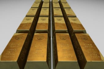 Gold Retracts as US Data Hints at Mixed Sentiment and Inflation Concerns
