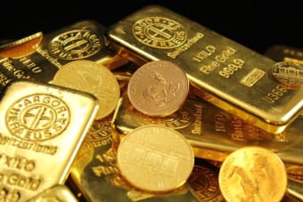 Goldman Sachs Predicts Short-Term Gold Dip If Fed Implements Quarter-Point Cut