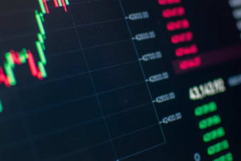 Dow Jones Hits All-Time High as Weak Payrolls Reshape Fed Rate Outlook