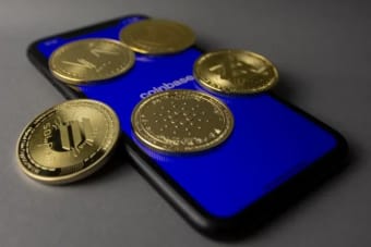 Coinbase and OKX Pounce as Binance Faces EU MiCA Pressure