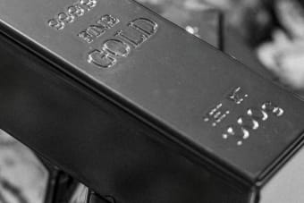 Gold and Silver Forecast: Weak Jobs Data Revives Bullish Momentum as Dollar and Yields Retreat