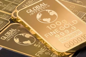 Gold Price Forecast: XAU/USD Slides Into Critical Support as Macro Headwinds Build
