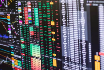Dow Jones Hits Record High as Earnings Season and Fed Outlook Take Center Stage
