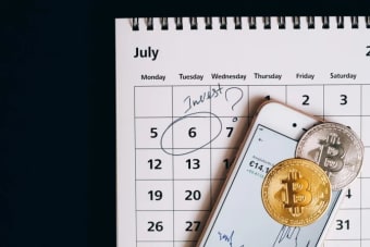 Bitcoin Slips Below $60,000 as Back-to-Back Quarterly Losses Loom