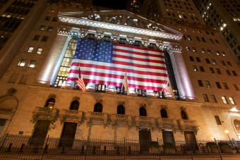Nasdaq 100 & S&P 500 Under Pressure as Rising Yields Signal Risk-Off Conditions