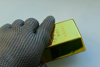 Tether Buys $1B in Gold Monthly, Stores Reserves in ‘James Bond’ Bunker