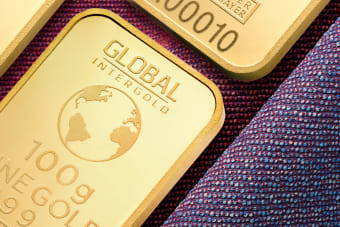 Gold and Silver Consolidate as Interest Rates Limit Upside Potential