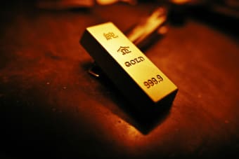 Gold Price Forecast: XAU/USD Rebounds as Rate Cut Expectations Return