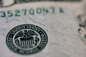 Fed Holds Rates Steady at Final Powell Meeting as Inflation Risks Persist