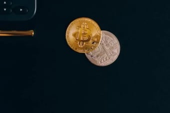 Trump Defends $1.4 Billion Crypto Income as Ethics Scrutiny Intensifies