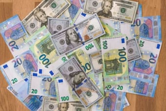 EUR/USD Holds Bearish Bias Below 1.1400 as US Jobs Data Looms