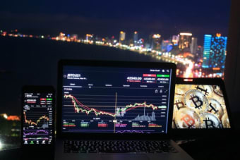 Navigating Crypto Market Sentiment: Strategies for Intermediate Traders