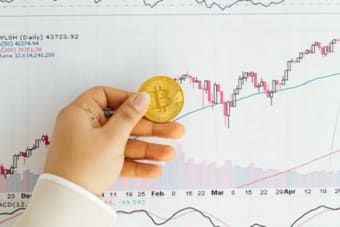Saylor Teases More Bitcoin Buying as Strategy Stock Slumps