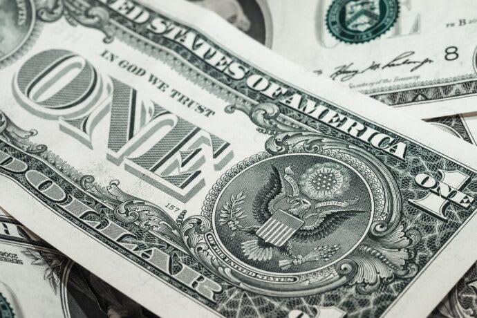 Dogecoin Leads Market Slide as Bitcoin Traders Monitor U.S. Dollar Trends