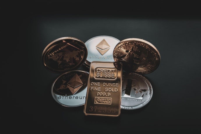 Bitcoin Nears $68,000 as Gold Surges on Rising U.S.-Iran Tensions