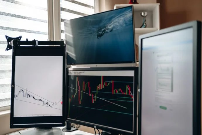 Uniswap and Spark Build a Stablecoin FX Market