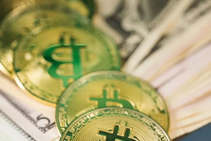 XRP Holds Near $1.09 as Traders Track Long-Term Breakout Setup