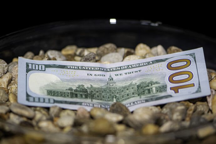 US Dollar Q2 Forecast: Dollar Strength Amidst Robust Economic Performance