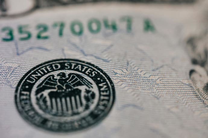 Fed Holds Rates Steady at Final Powell Meeting as Inflation Risks Persist
