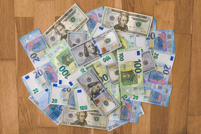 How Central Banks Influence Forex Markets