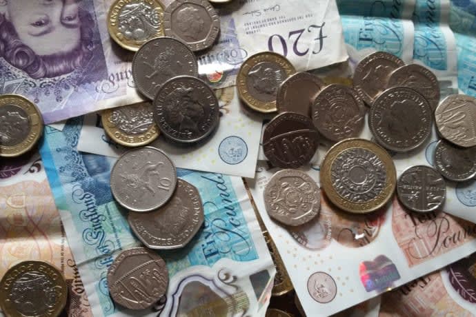 GBP/USD Rally Faces Resistance as Traders Await FOMC Minutes