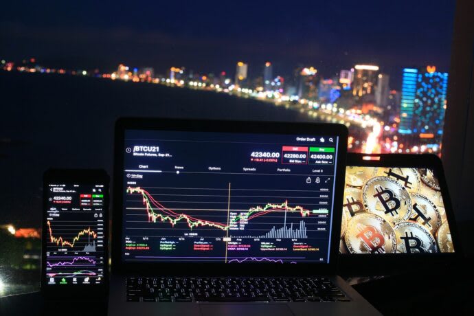 Navigating Crypto Market Sentiment: Strategies for Intermediate Traders