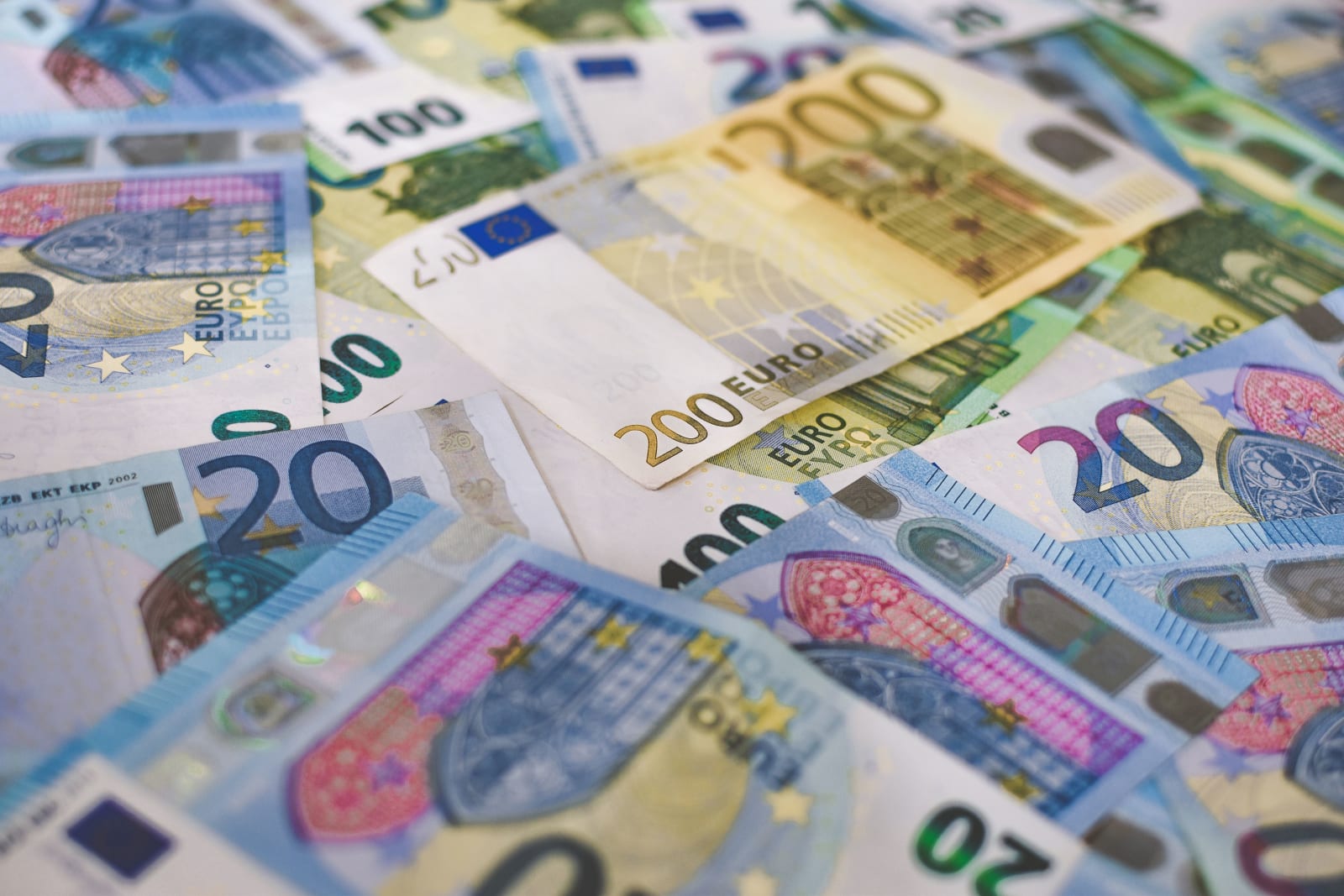 EUR/USD Forecast: Bearish Breakout Risk Builds Before ECB Decision