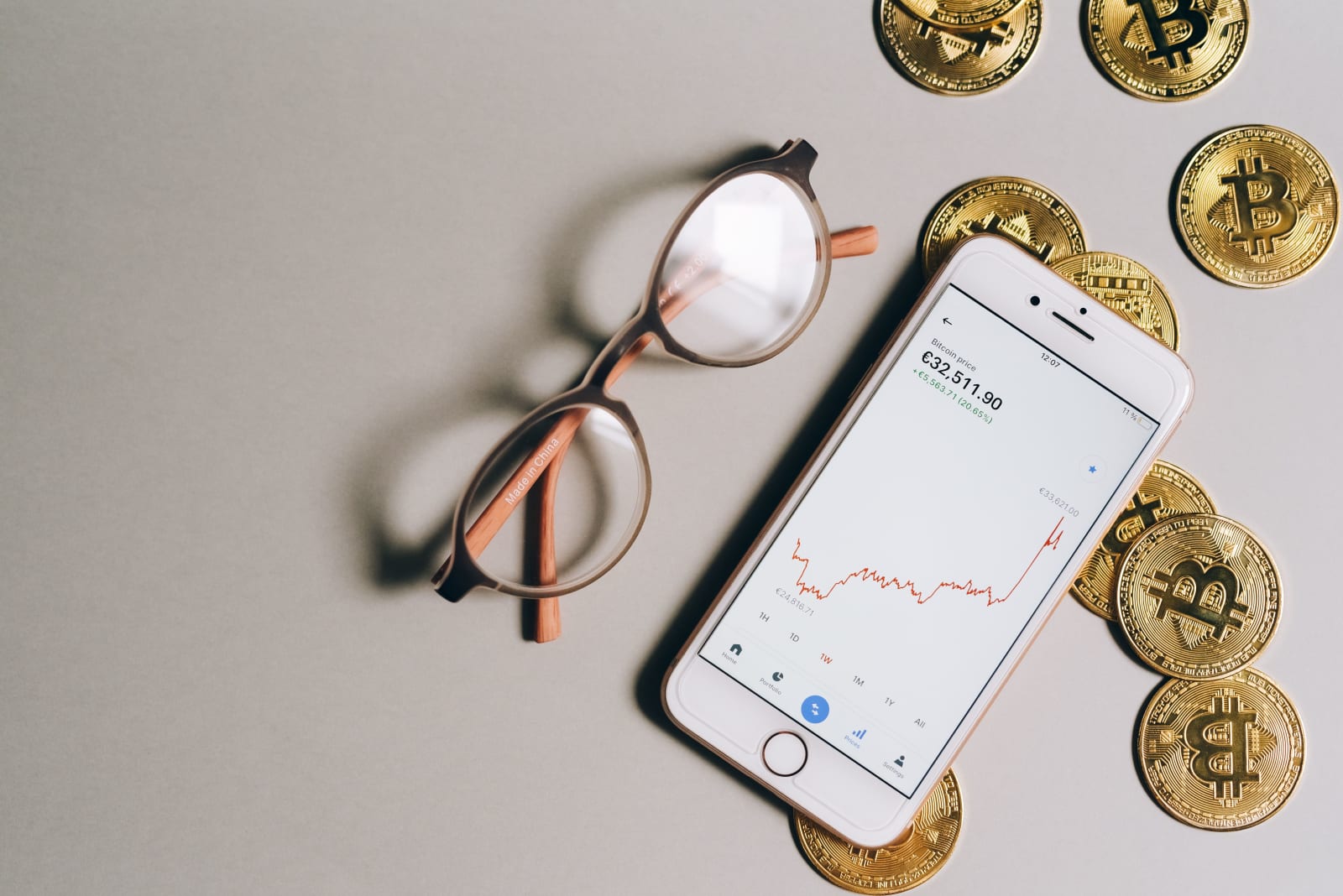 Apple Faces Lawsuit Over Alleged Fake Bitcoin Wallet App Losses