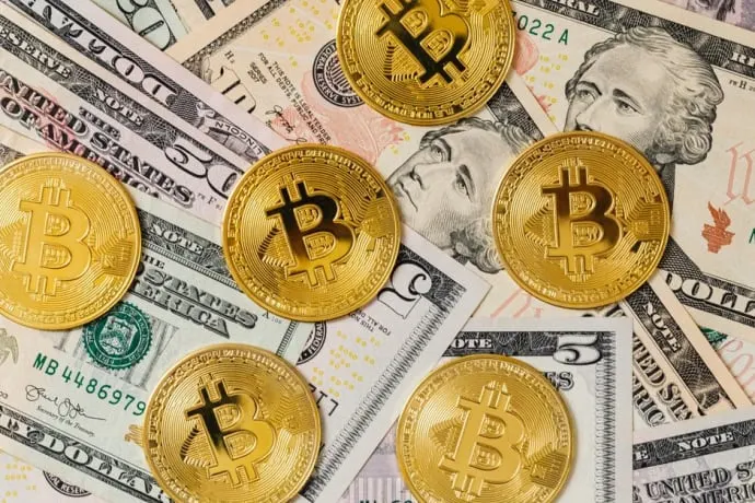 BOJ Rate Hike Warning Puts Yen Slide and Bitcoin Correlation Under the Spotlight