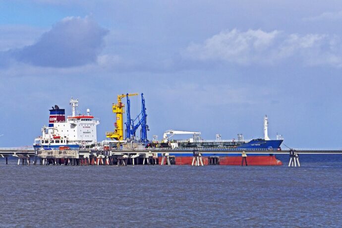 wilhelmshaven, pier, tanker-1578577.jpg