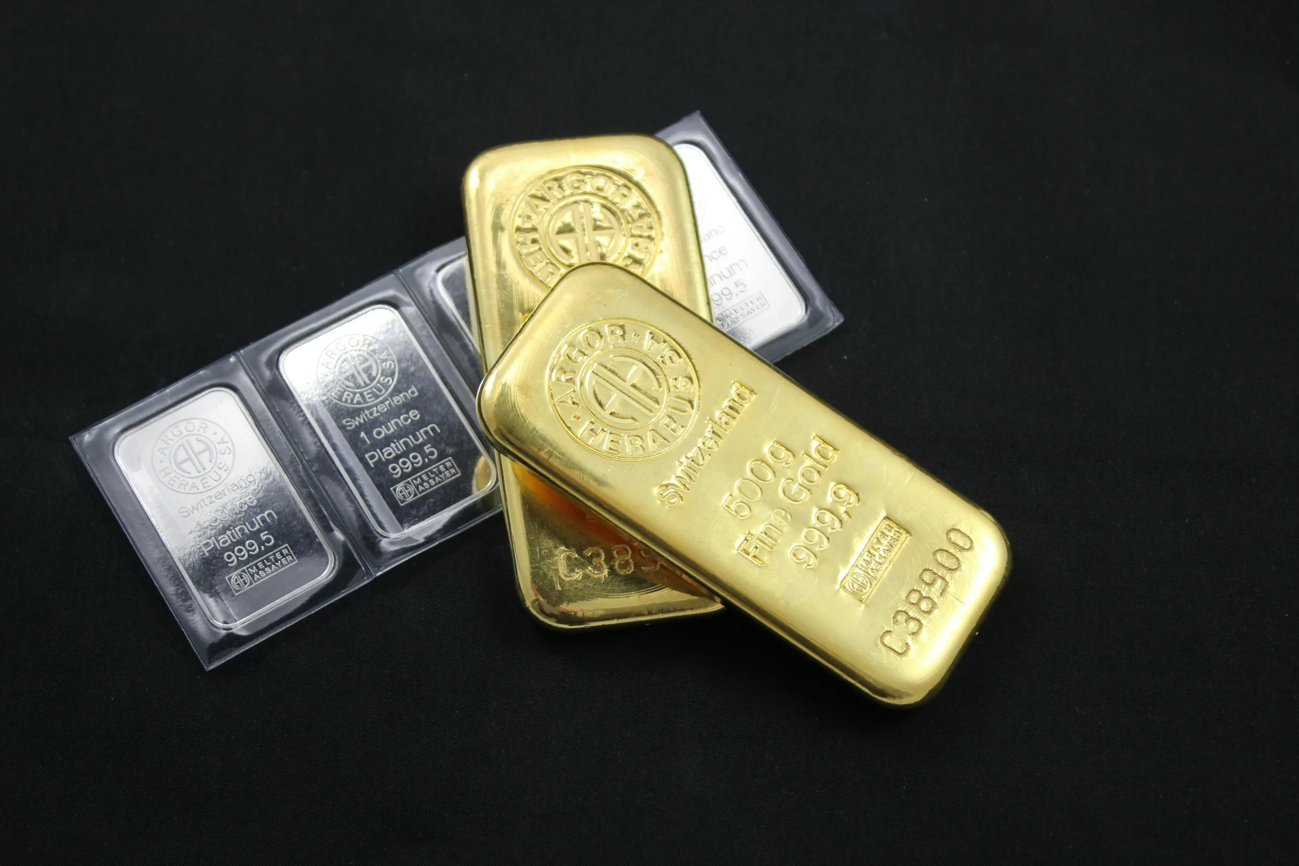 Gold and Silver Forecast | Precious Metals Hold Key Support Levels Amid High Volatility