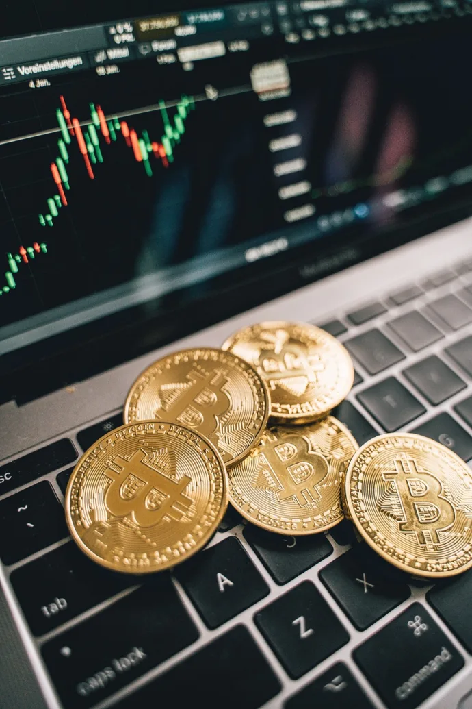 Bitcoin Holds Ground as Market Eyes $115K Resistance