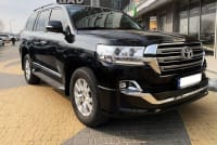 256 Toyota Land Cruiser 200 чорного кольору — автомобіль на весілля 3RaP