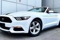 280 Кабріолет Ford Mustang GT білого кольору без водія BDmR