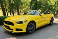 070 Жовтий кабріолет Ford Mustang без водія 2wmp