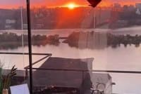 Ужин на крыше, завтрак на крыше, романтическое свидание на крыше xKgR