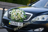 Прикрашання автомобілів на весілля: квіти на весільне авто JRne
