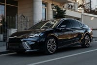 214 Toyota Camry 2025 XV80 без водія rabO