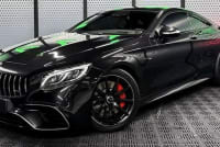 217 Mercedes-Benz S63 Coupe чорного кольору з водієм 5Ma5