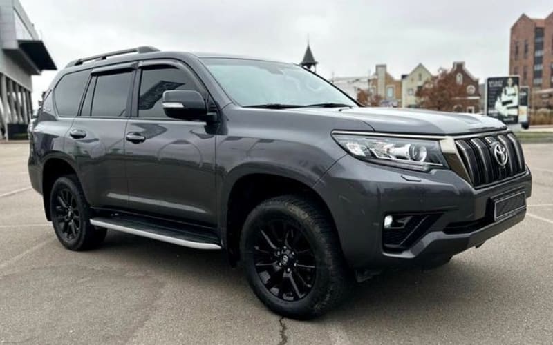 226 Toyota Prado 70 Anniversary без водителя Ly0q