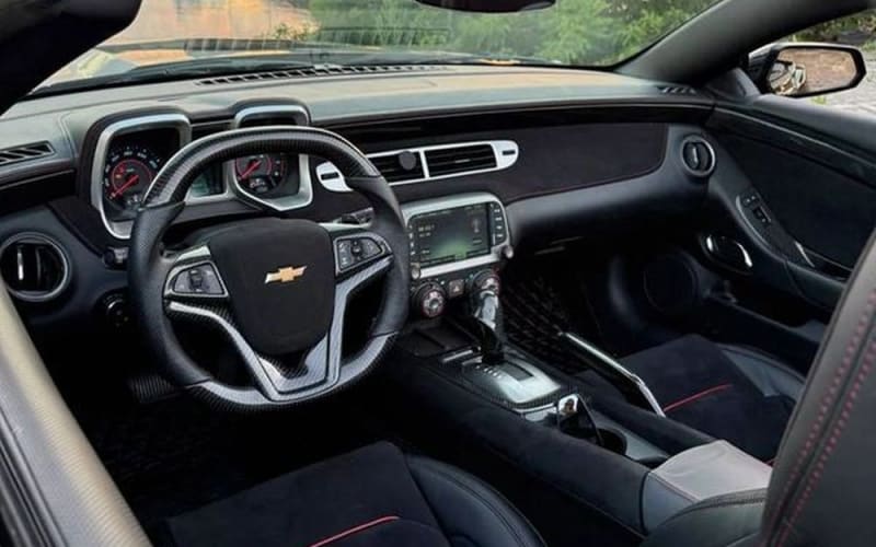091 Кбріолет Chevrolet Camaro чорний без водія в Києві mLm1
