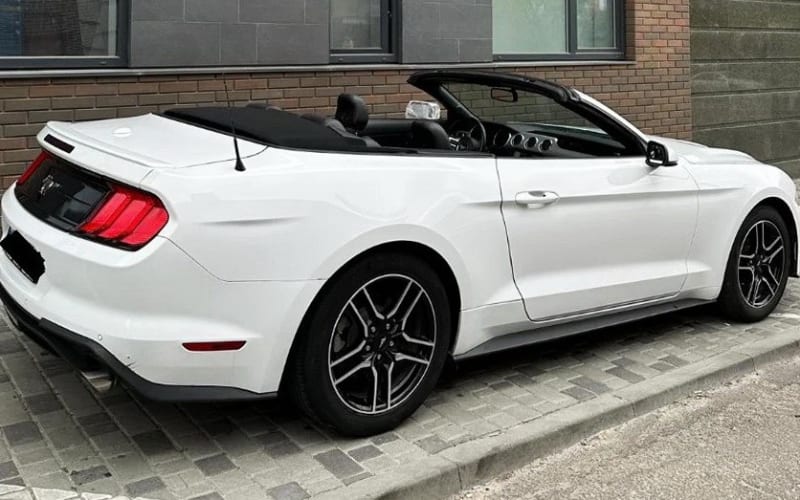 094 Кабріолет Ford Mustang GT білий без водія в Києві Vyzo